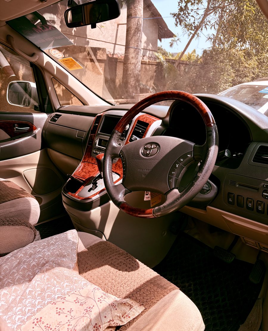 Toyota Alphard interior