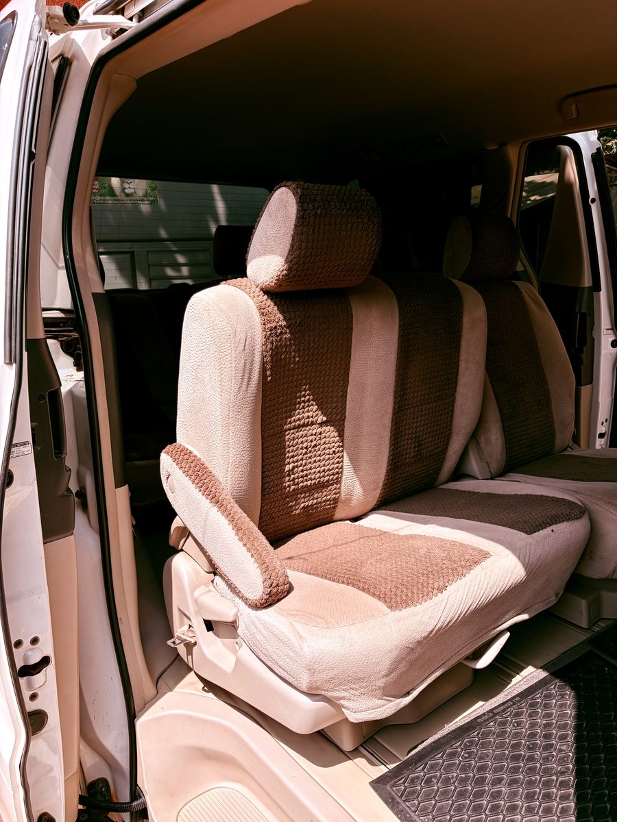 Toyota Alphard captain seats